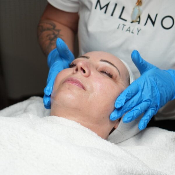 Nicole-Trautmann. Aqua Facial behandlung Radebeul