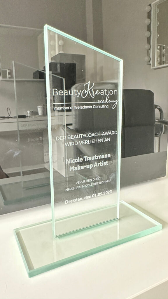 Aqua Facial behandlung Radebeul, Nicole-Trautmann-Zertifikat